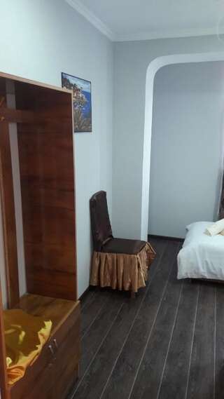 Отель Lux Hotel Кадамжай Frunze Двухместный номер с 2 отдельными кроватями-4